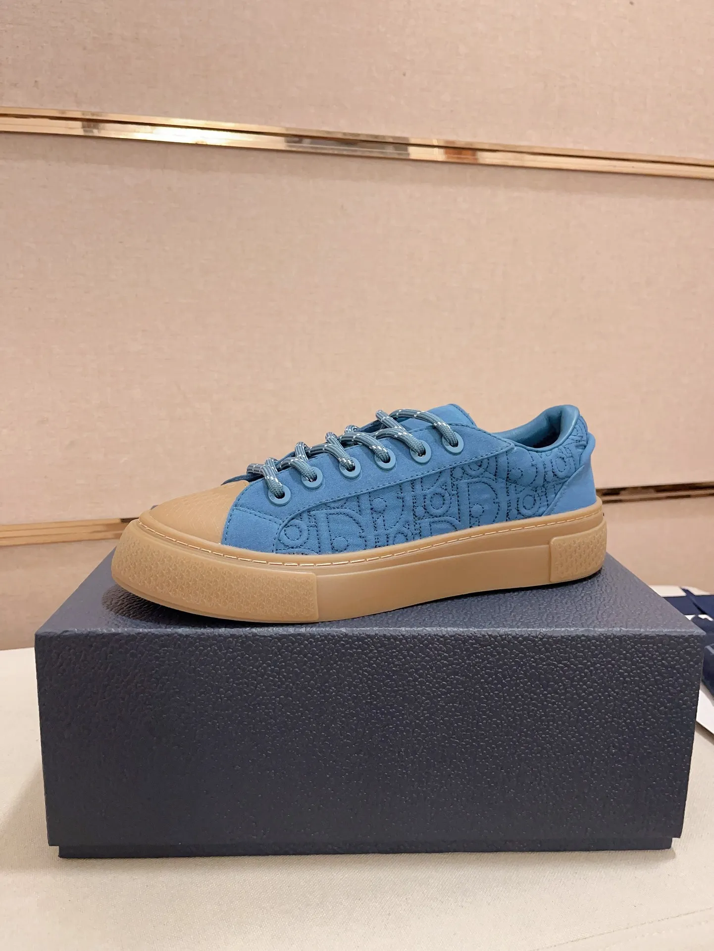 Men's shoes 💰: 680💰 [Dior·Dior] Top 🔍Couple model 💏🔍New casual sports style couple shoes, new four-season design, perfect workmanship, lace-up lazy style to create cabinet quality, upper: imported first-layer cowhide, sheepskin lining is soft and comfortable, ultra-light TPU wear-resistant outsole, simple, versatile fashion men's shoes, excellent color code number 35--44